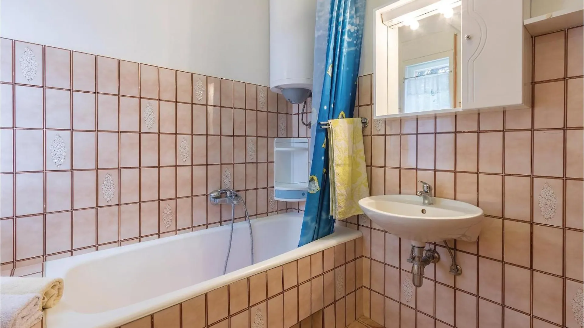 Awesome Apartment In Fazana With Kitchen 0*,