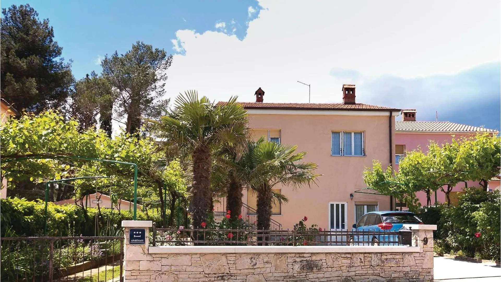Awesome Apartment In Fazana With Kitchen